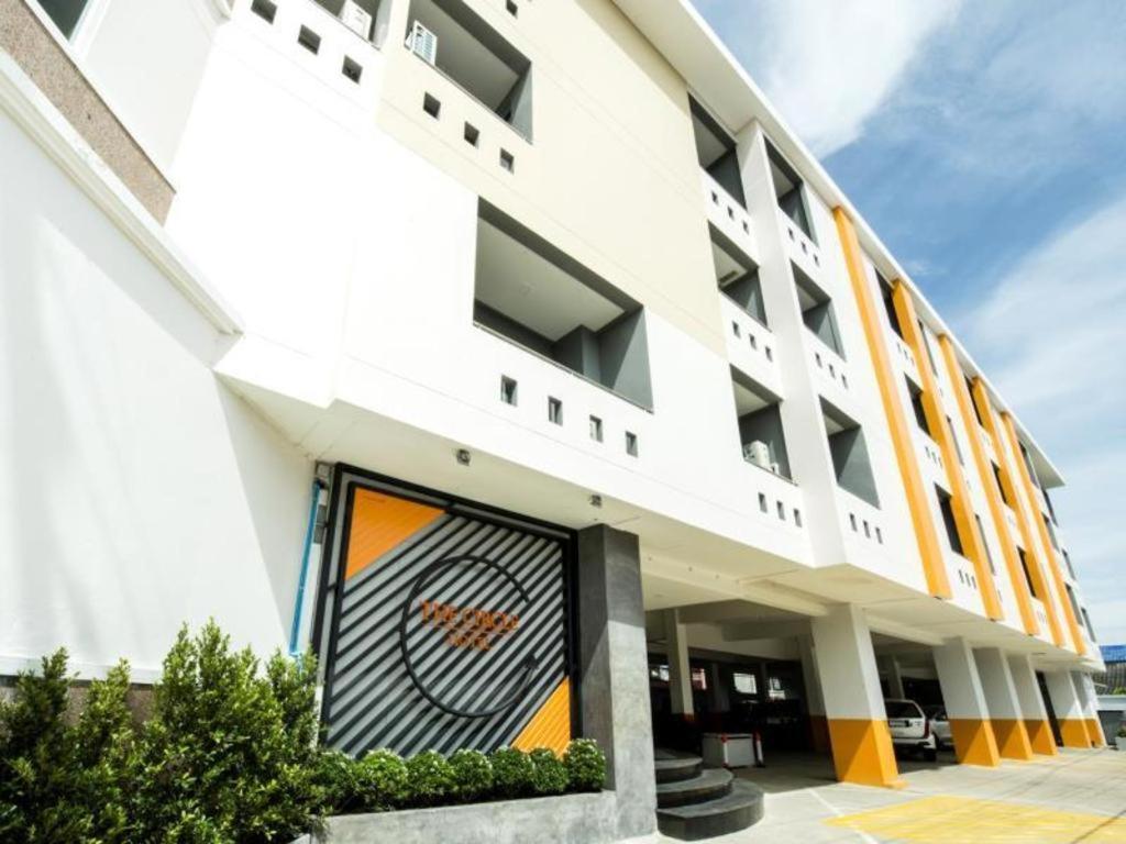 The Circle Hotel Buriram Exterior photo