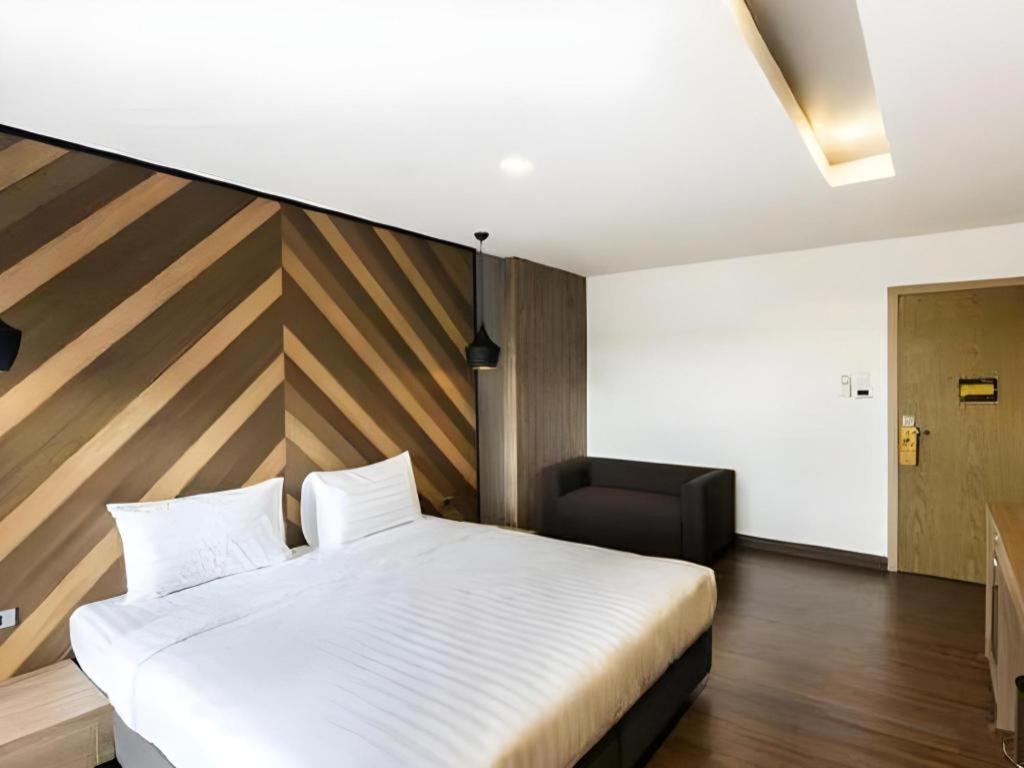 The Circle Hotel Buriram Exterior photo