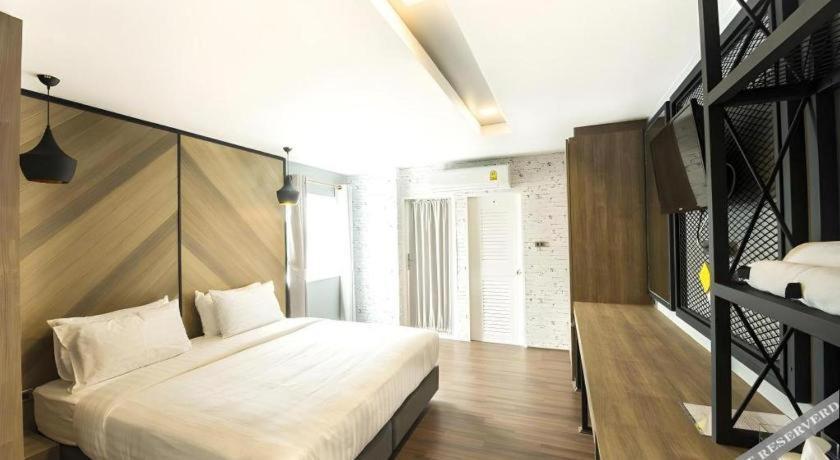 The Circle Hotel Buriram Exterior photo